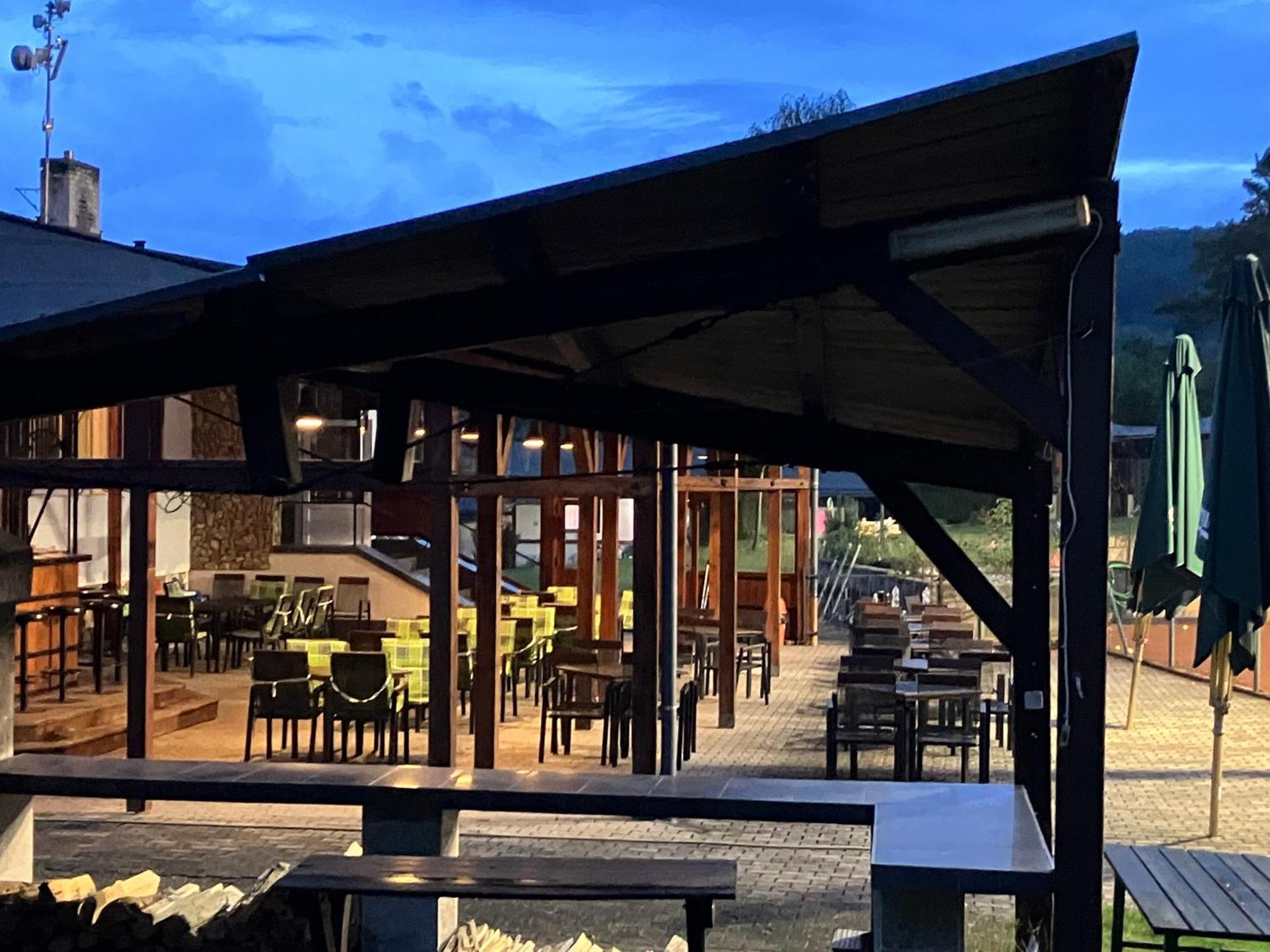 Raj Sportovni A Rekreacni Resort Branzez Kněžmost Dış mekan fotoğraf