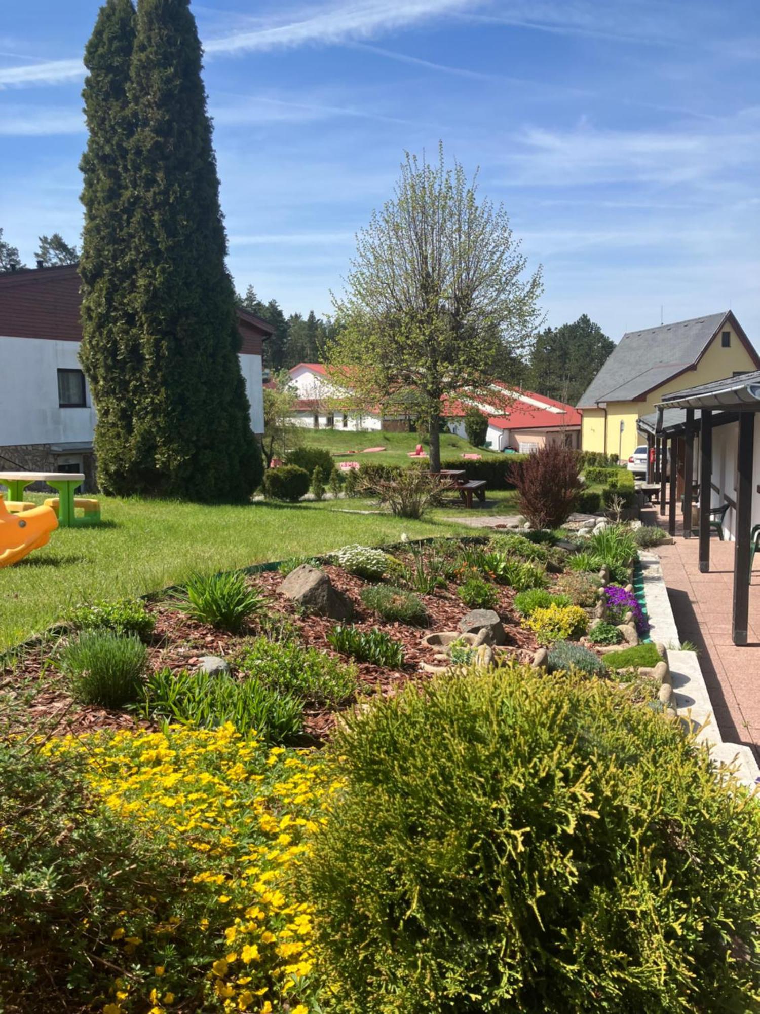 Raj Sportovni A Rekreacni Resort Branzez Kněžmost Dış mekan fotoğraf