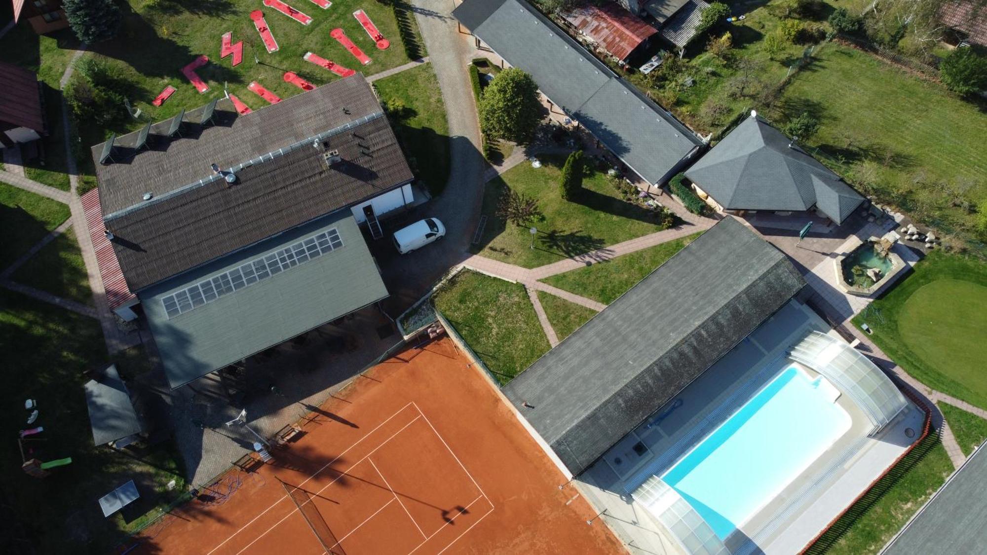 Raj Sportovni A Rekreacni Resort Branzez Kněžmost Dış mekan fotoğraf