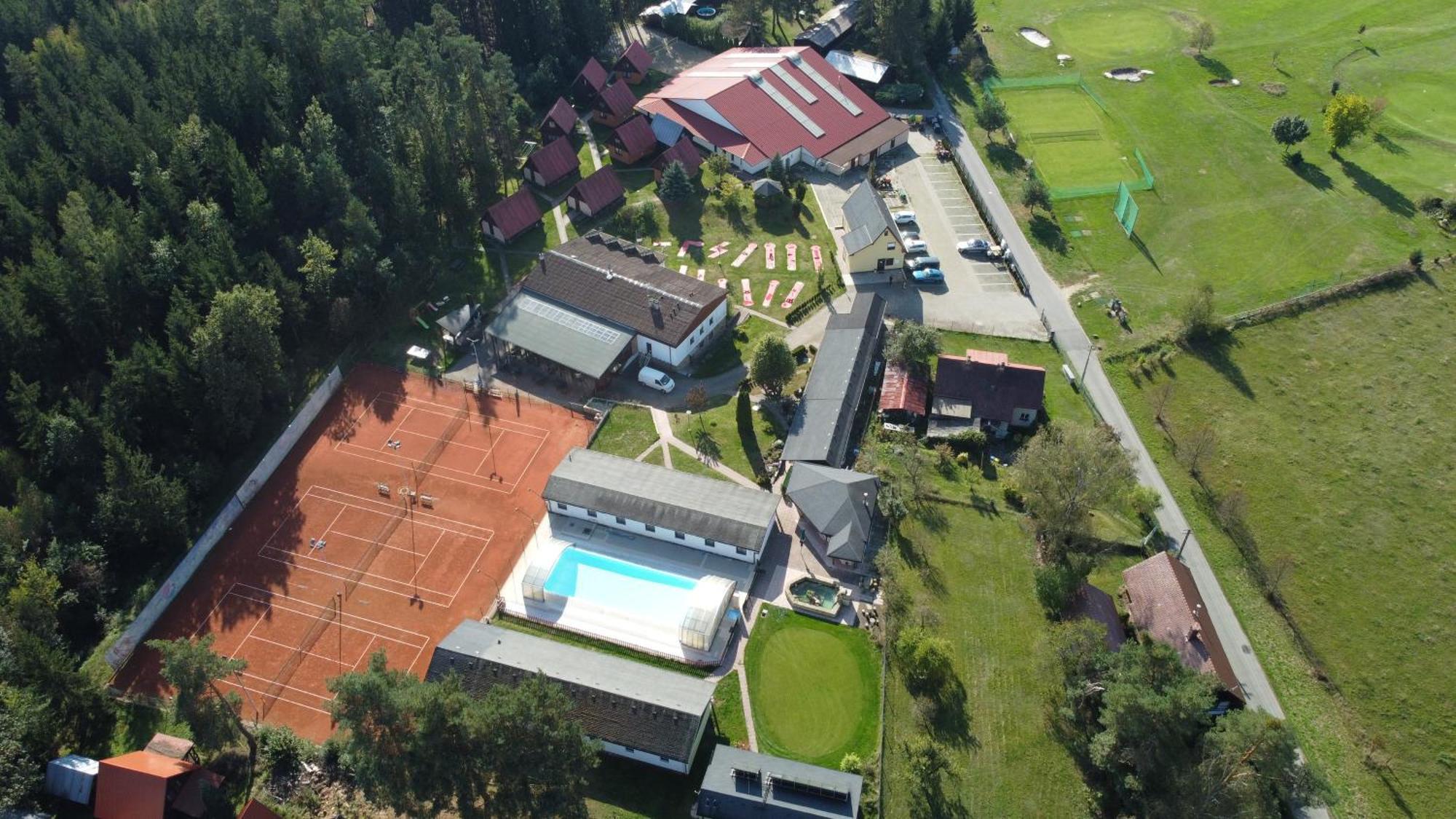 Raj Sportovni A Rekreacni Resort Branzez Kněžmost Dış mekan fotoğraf